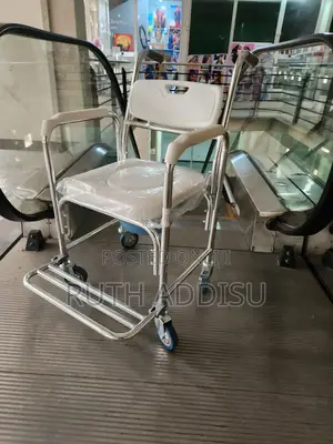 Photo - Toilet Wheelchair煞是commode Wheelchair建立poty Wheelchair蝨子wheelchair