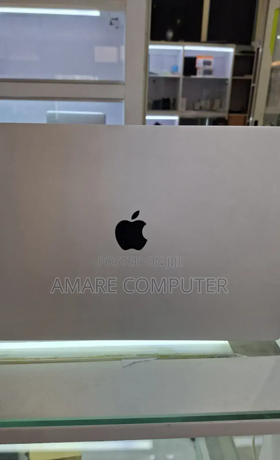 New Laptop Apple MacBook Pro M1 16GB Apple M1 Pro SSD 1T