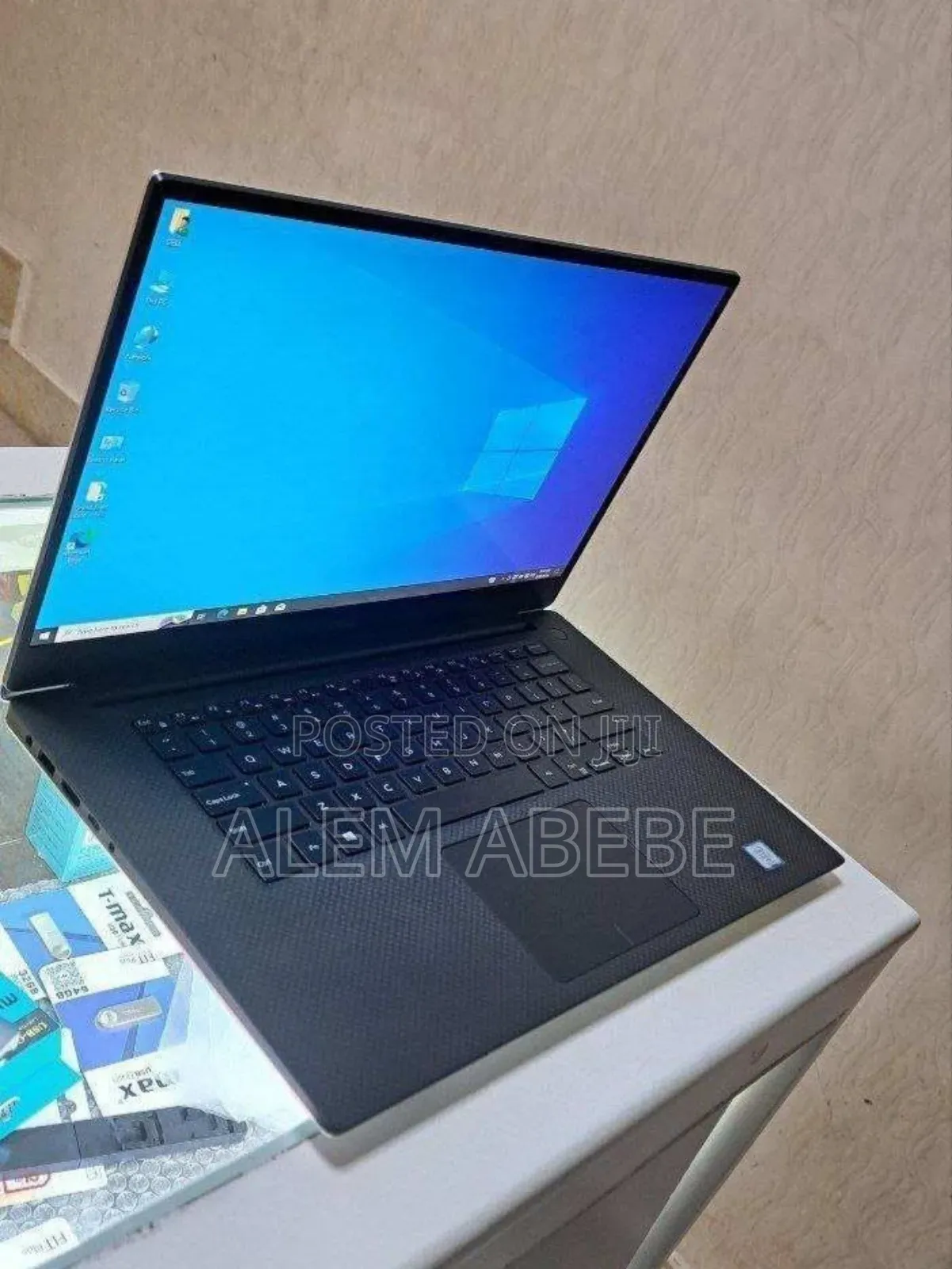 New Laptop Dell Precision 15 3520 16GB Intel Core I7 SSD 512GB