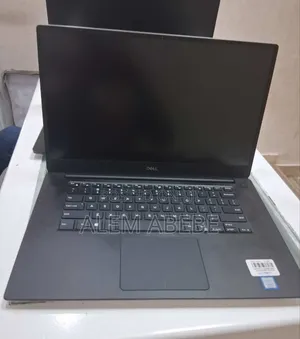 New Laptop Dell Precision 15 3520 16GB Intel Core I7 SSD 512GB