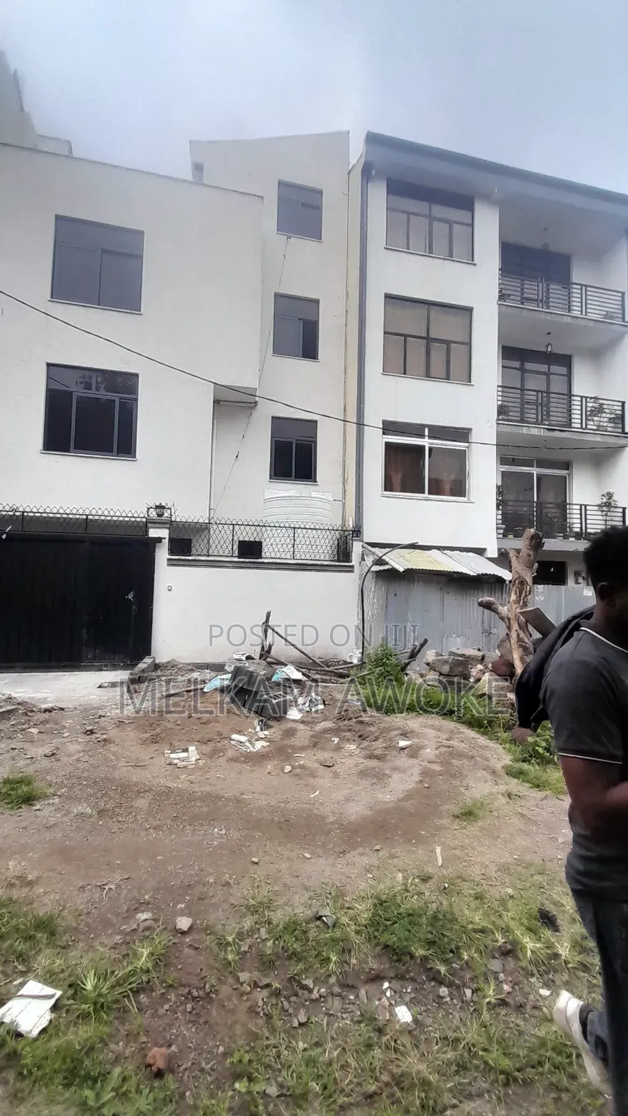 Furnished 8bdrm Apartment in Akaky Kaliti for sale