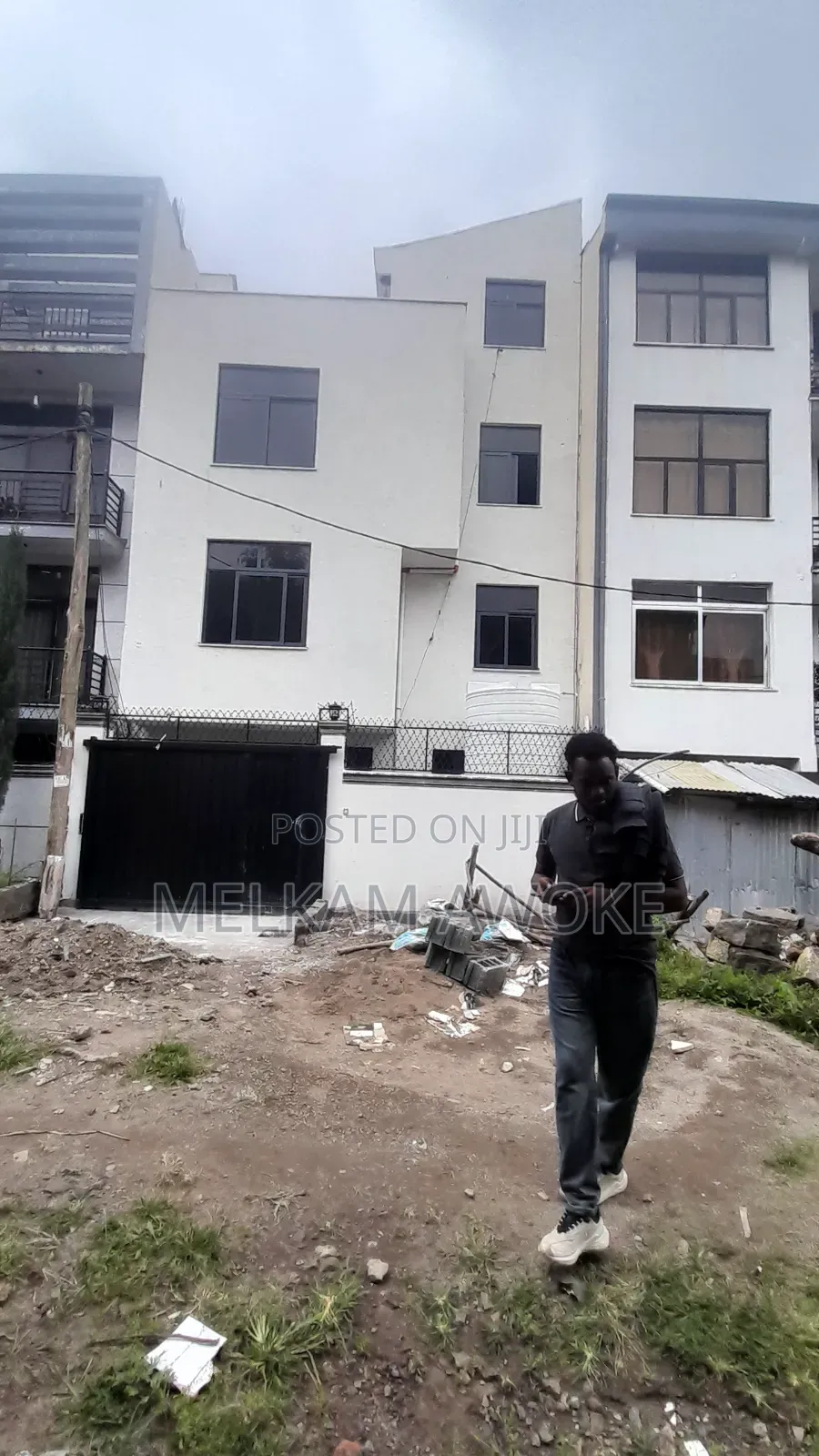 Furnished 8bdrm Apartment in Akaky Kaliti for sale