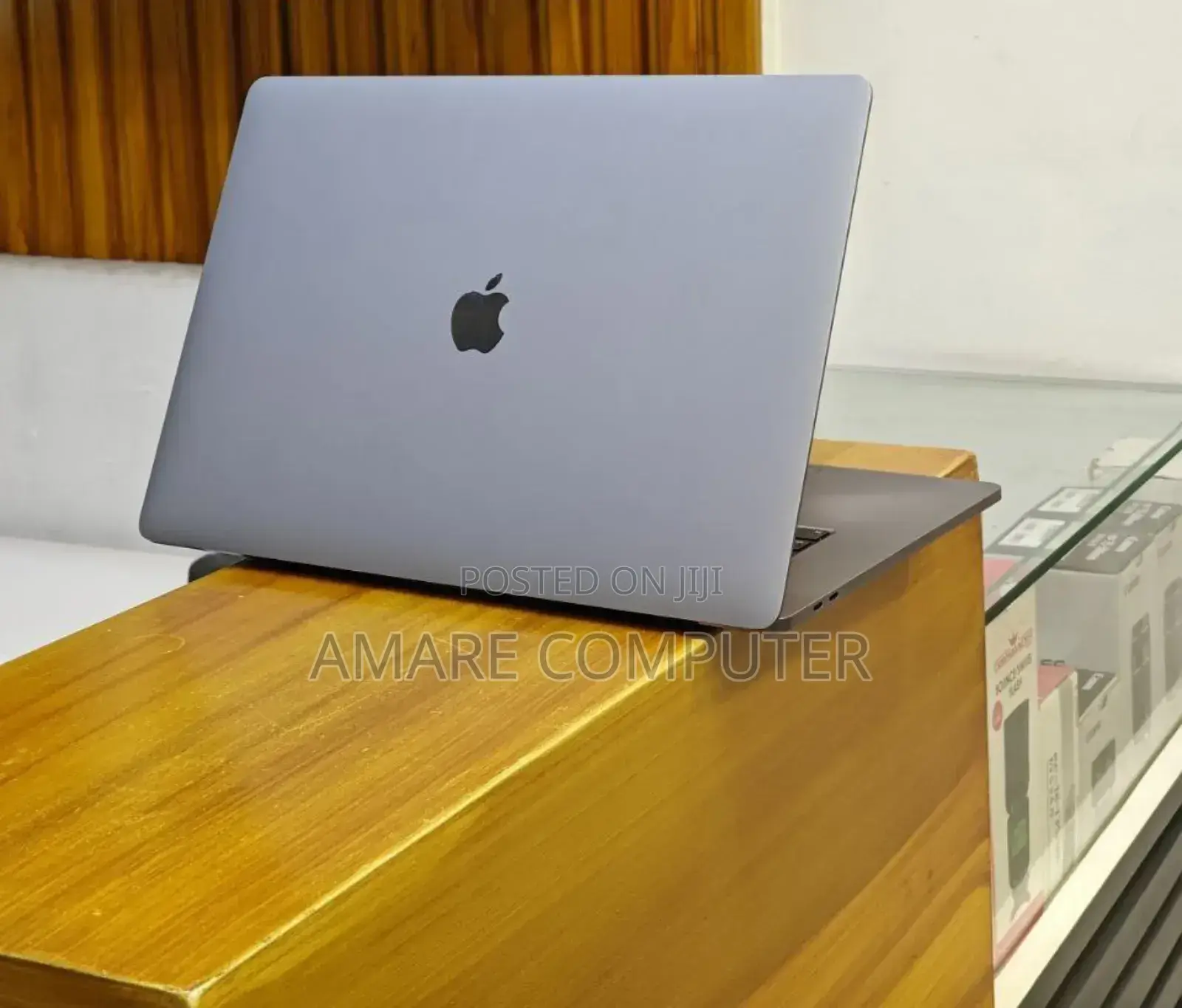 New Laptop Apple MacBook Pro 2019 32GB Intel Core I9 SSD 512GB