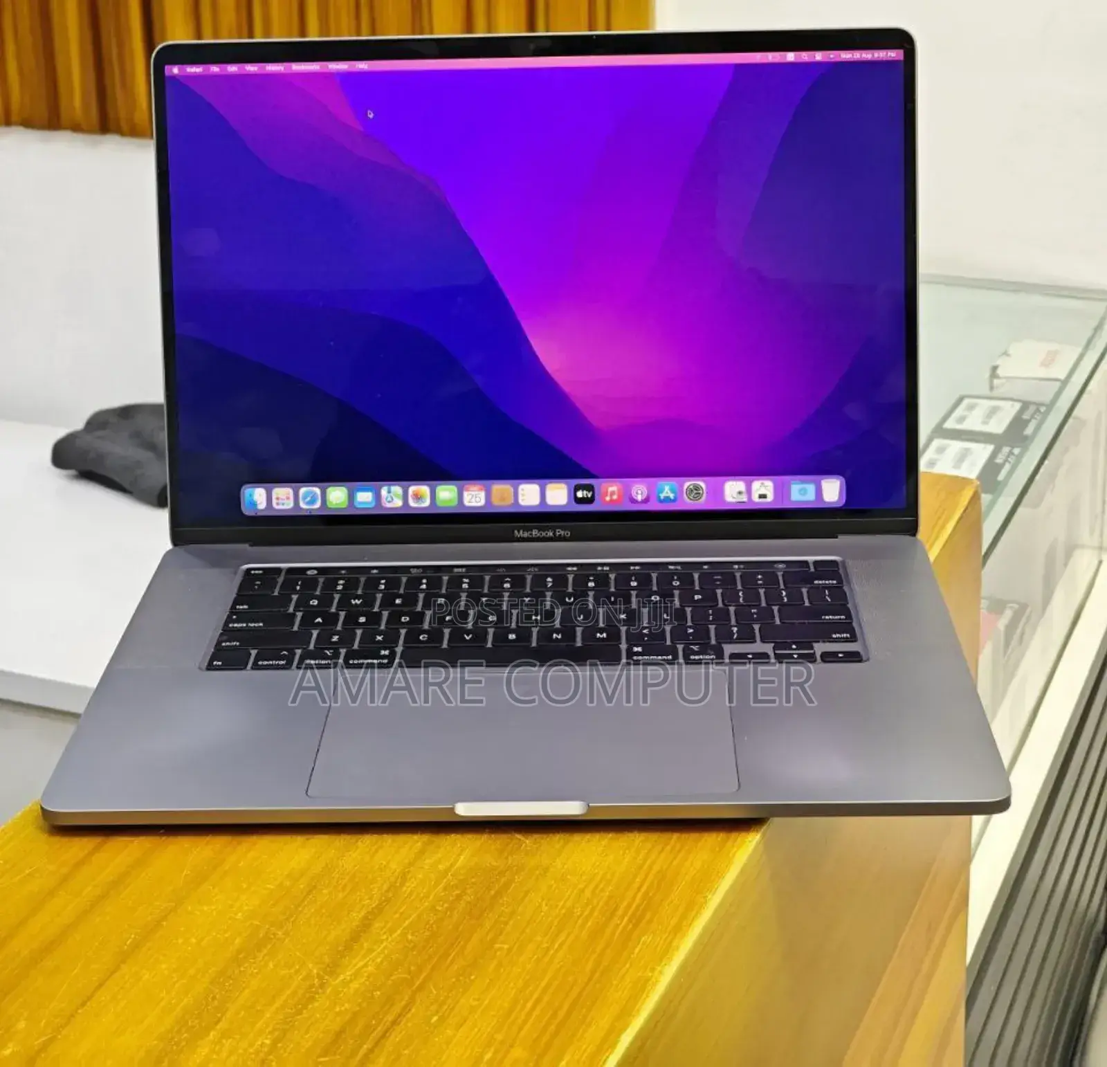 New Laptop Apple MacBook Pro 2019 32GB Intel Core I9 SSD 512GB