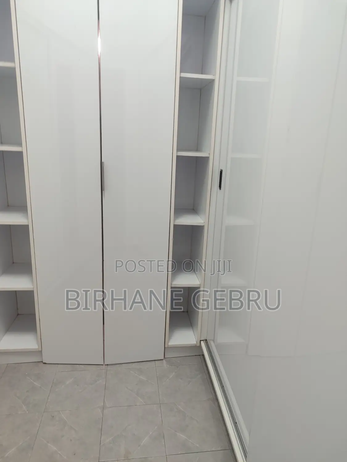 4 Bedroom Luxury Semi Fernished Apartiment for Rent