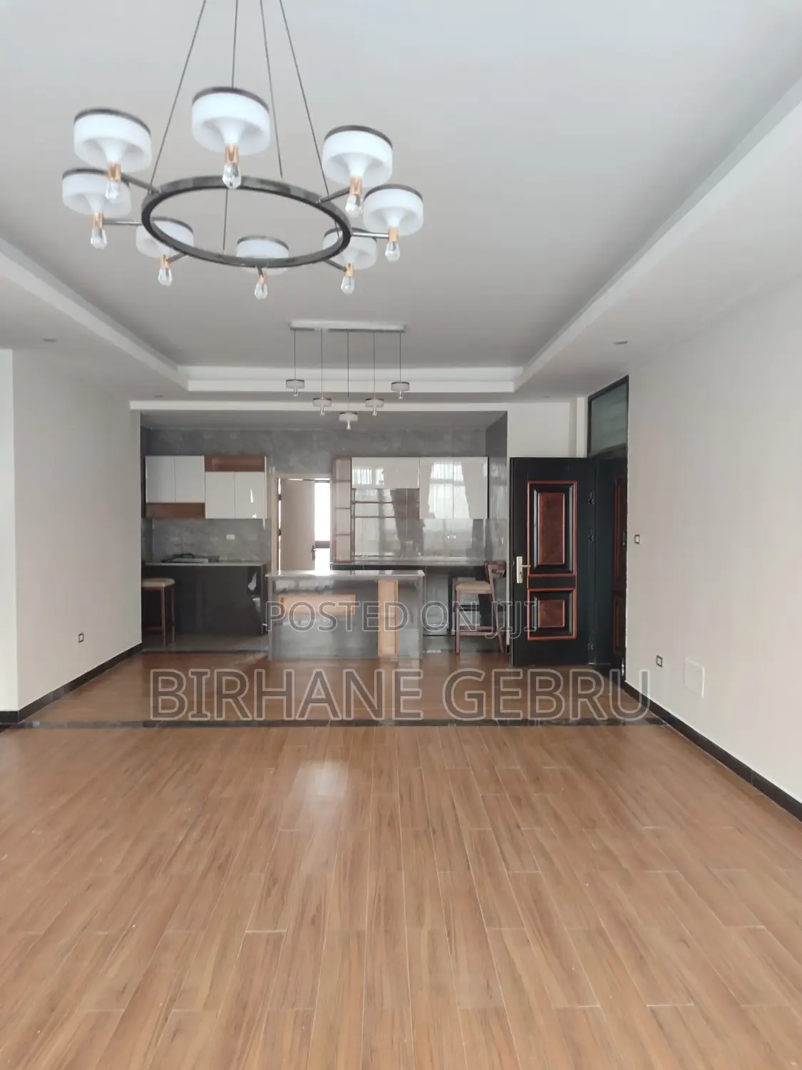 4 Bedroom Luxury Semi Fernished Apartiment for Rent
