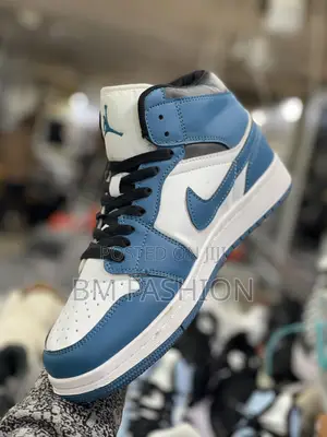 Jordan 1 Chicago Blue Brand New Mens Sneakers