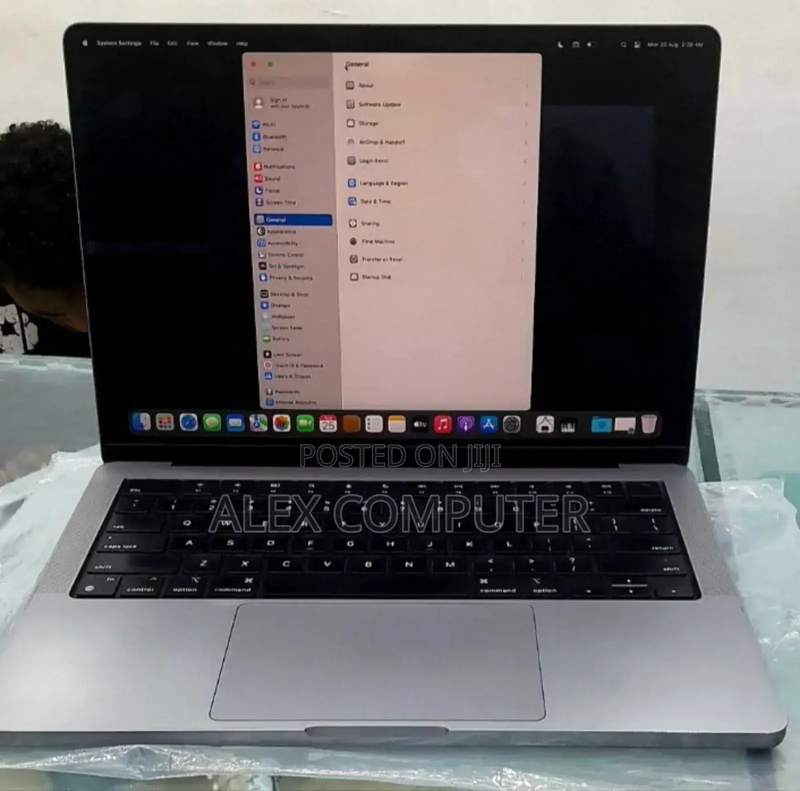 New Laptop Apple MacBook Pro M1 32GB Apple M1 Pro SSD 512GB