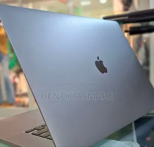 Photo - New Laptop Apple MacBook 32GB Intel Core I9 SSD 512GB