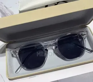 Photo - Sunglass Glass Frame