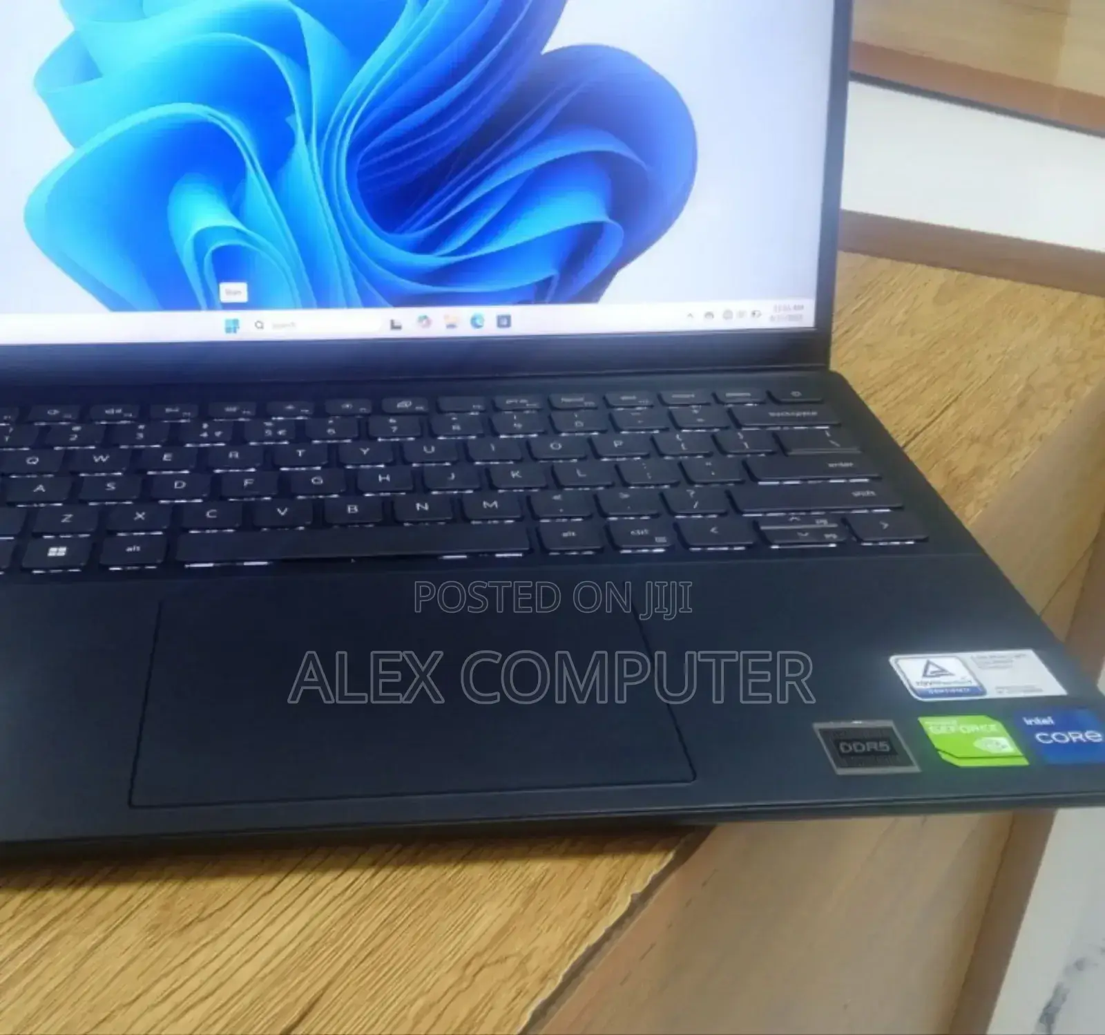 New Laptop Dell 16GB Intel Core Ultra 7 SSD 512GB