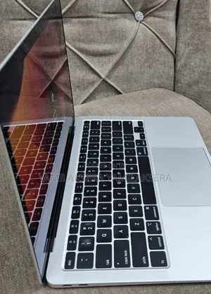 Photo - New Laptop Apple MacBook Air 2020 8GB Apple M1 SSD 512GB