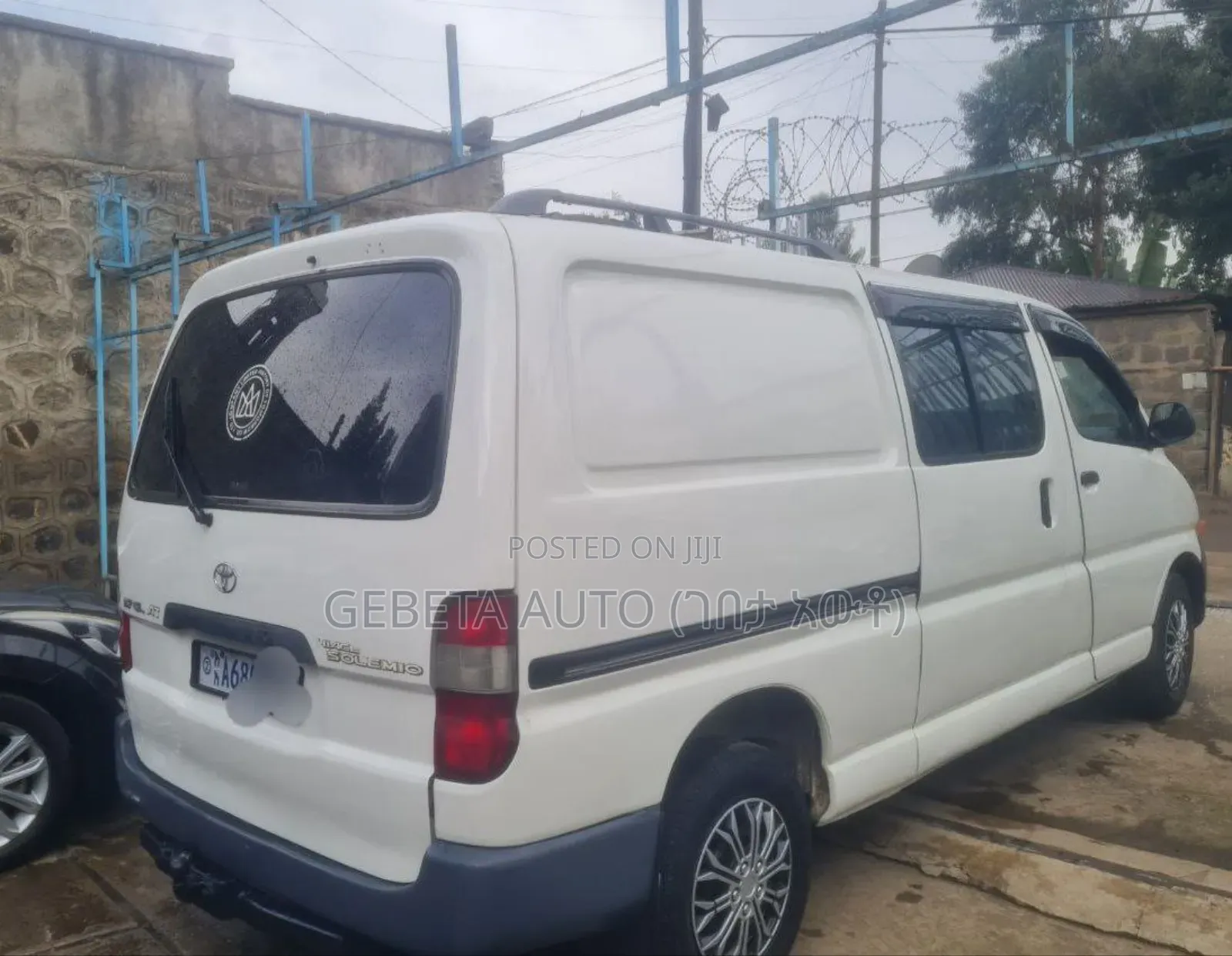 Toyota HiAce 2001 White