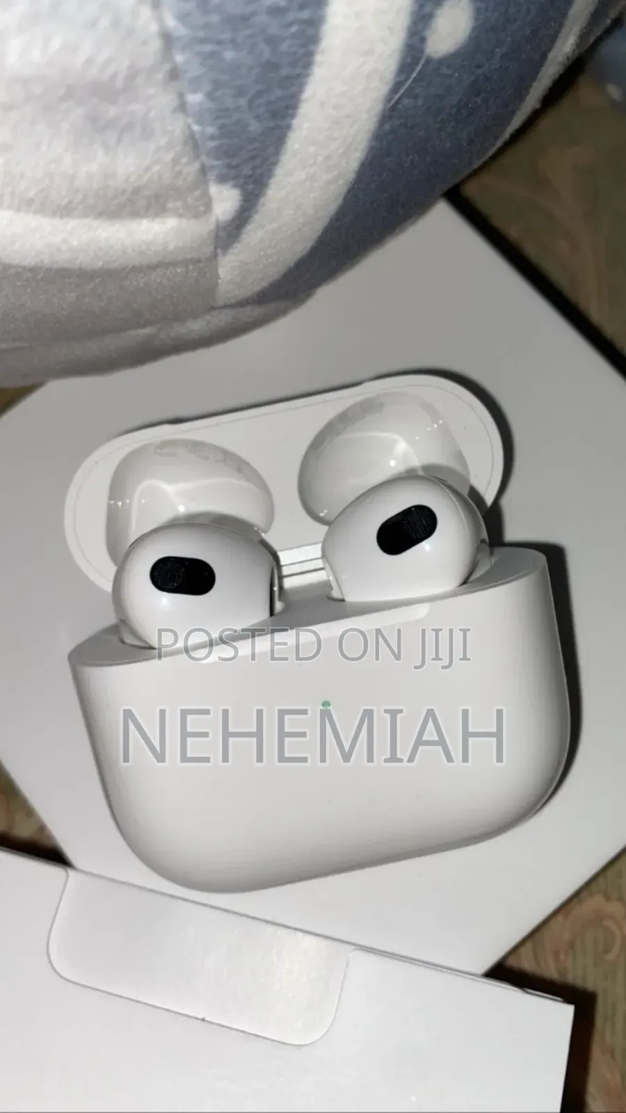 Airpod Item 2
