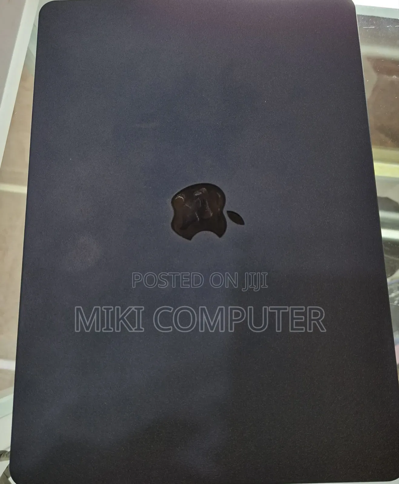 New Laptop Apple MacBook Air 2022 M2 8GB Intel SSD 256GB