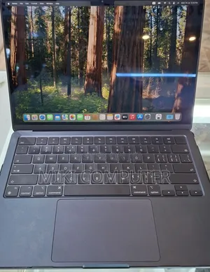 New Laptop Apple MacBook Air 2022 M2 8GB Intel SSD 256GB