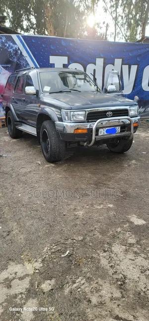 Toyota Hilux Surf 2.4DT 5dr 1992 Gray