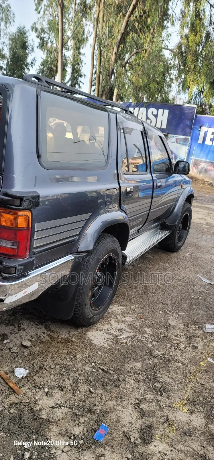 Toyota Hilux Surf 2.4DT 5dr 1992 Gray