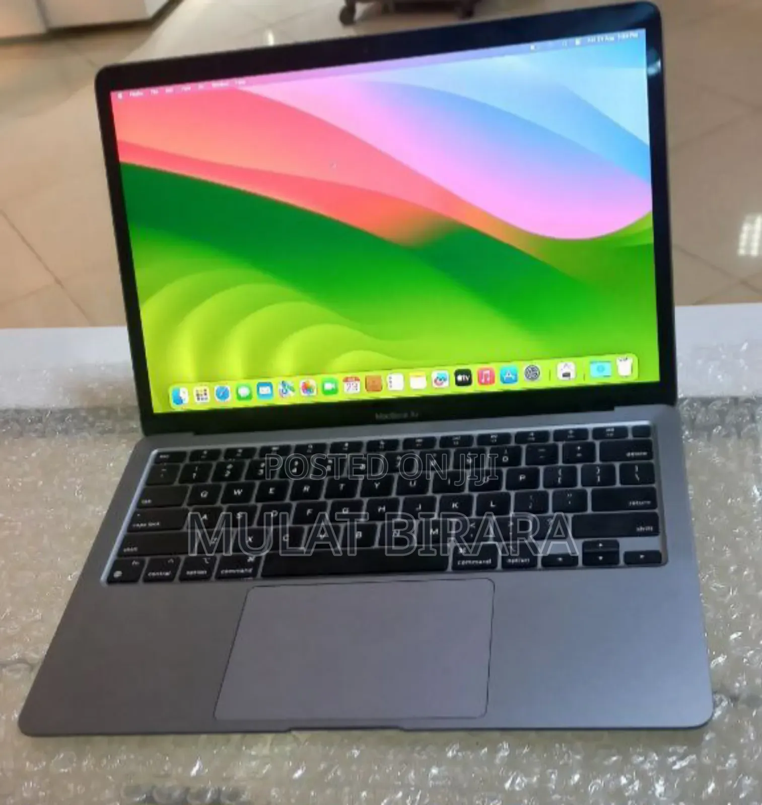 New Laptop Apple MacBook Air 2020 M1 8GB Intel Core I7 SSD 256GB