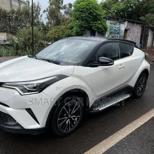 Photo - Toyota C-HR 2020 White