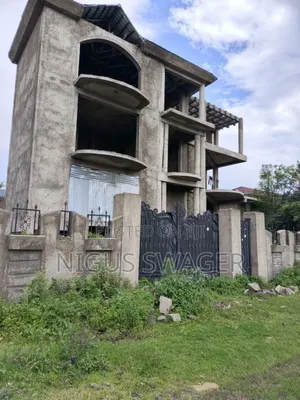 8bdrm Townhouse/Terrace in Tafo Roseta, Yeka for sale