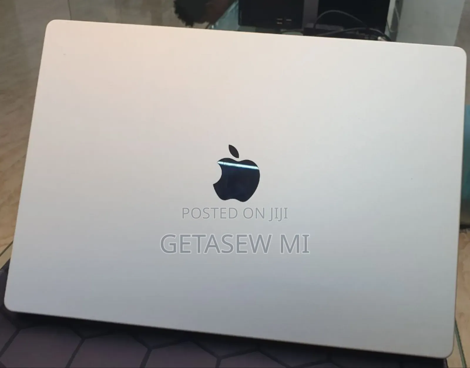 New Laptop Apple MacBook Pro M1 16GB Apple M1 Pro SSD 1T