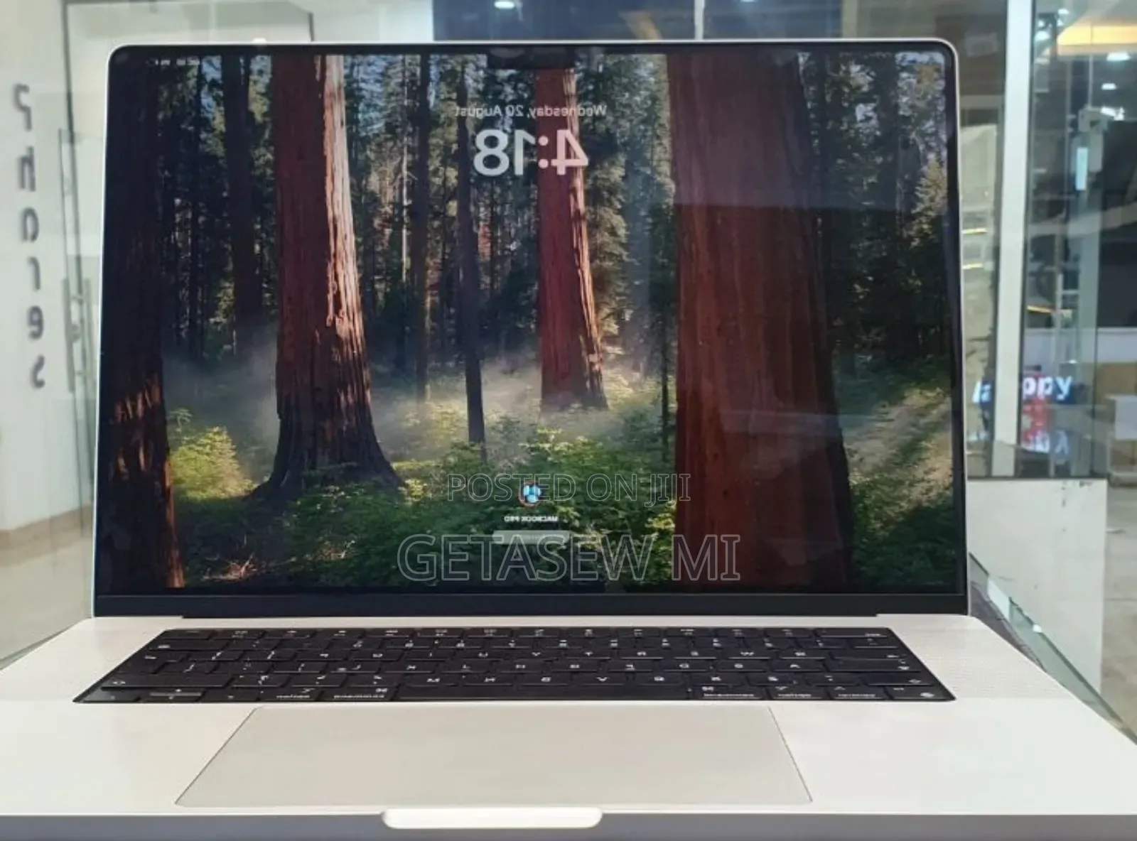 New Laptop Apple MacBook Pro M1 16GB Apple M1 Pro SSD 1T