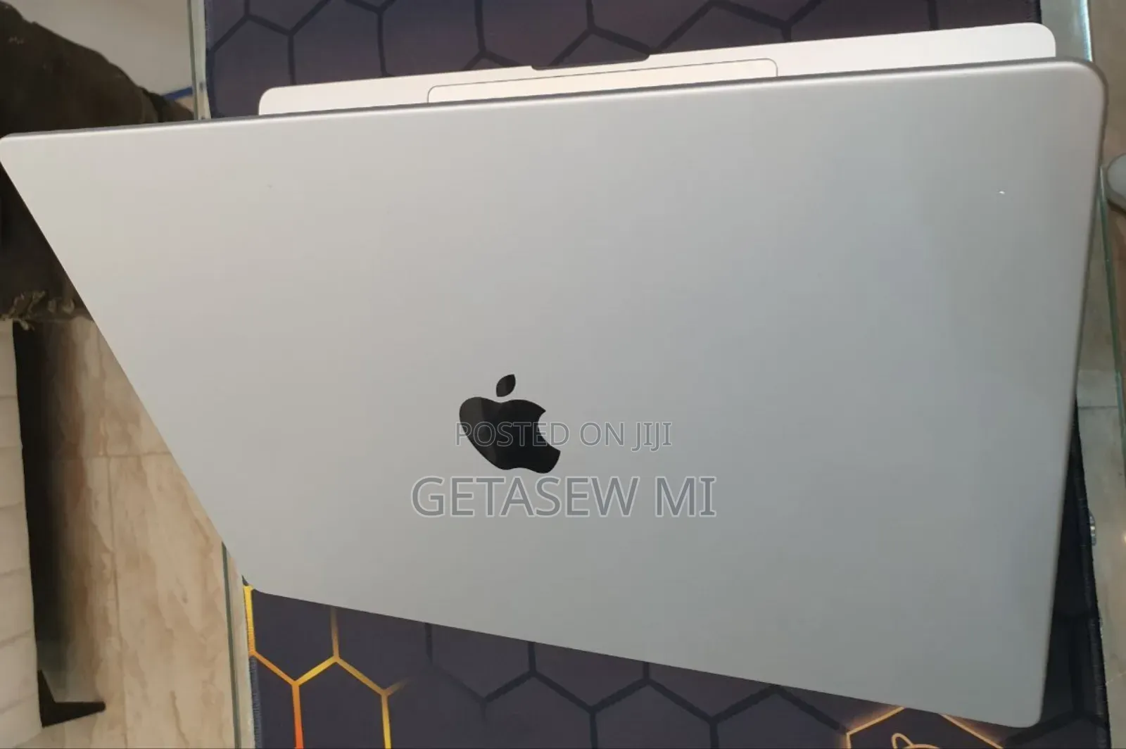 New Laptop Apple MacBook Pro M1 16GB Apple M1 Pro SSD 1T