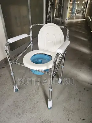 Photo - Commode Chair者的toilet Chair鵝蛋poty Chair睡覺commode Chair肇始poty Chair New