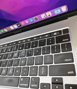 New Laptop Apple MacBook Pro 2019 32GB Intel Core I9 SSD 512GB