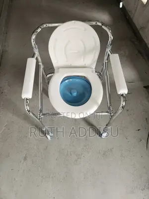 Photo - Toilet Chair朱槿commode Chair鵝毛toilet Chair座落commode Chair次會commode New