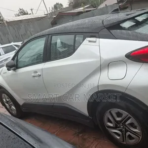 Toyota C-HR 2022 White