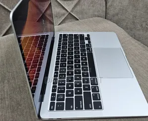 New Laptop Apple MacBook Pro 2019 8GB Intel Core I5 SSD 512GB