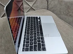 New Laptop Apple MacBook Pro 2019 8GB Intel Core I5 SSD 512GB