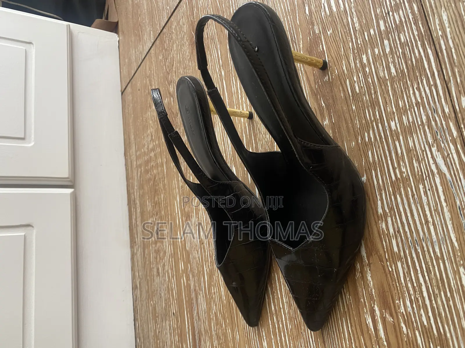 Slightly Used Golden Heel Pointy Shoe