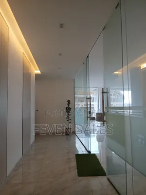 ለንግድ ተመራጭ እና ምቹ በሆነችዉ ቦሌ ለመጠናቀቅ ቀናቶች የቀሩትን ሱቃችን በታላቅ ቅናሽ እየሸጥን እንገኛለን