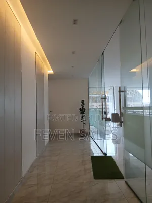 ለንግድ ተመራጭ እና ምቹ በሆነችዉ ቦሌ ለመጠናቀቅ ቀናቶች የቀሩትን ሱቃችን በታላቅ ቅናሽ እየሸጥን እንገኛለን