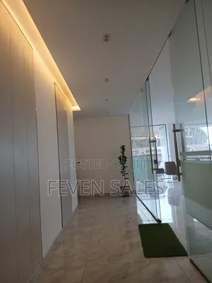 ለንግድ ተመራጭ እና ምቹ በሆነችዉ ቦሌ ለመጠናቀቅ ቀናቶች የቀሩትን ሱቃችን በታላቅ ቅናሽ እየሸጥን እንገኛለን