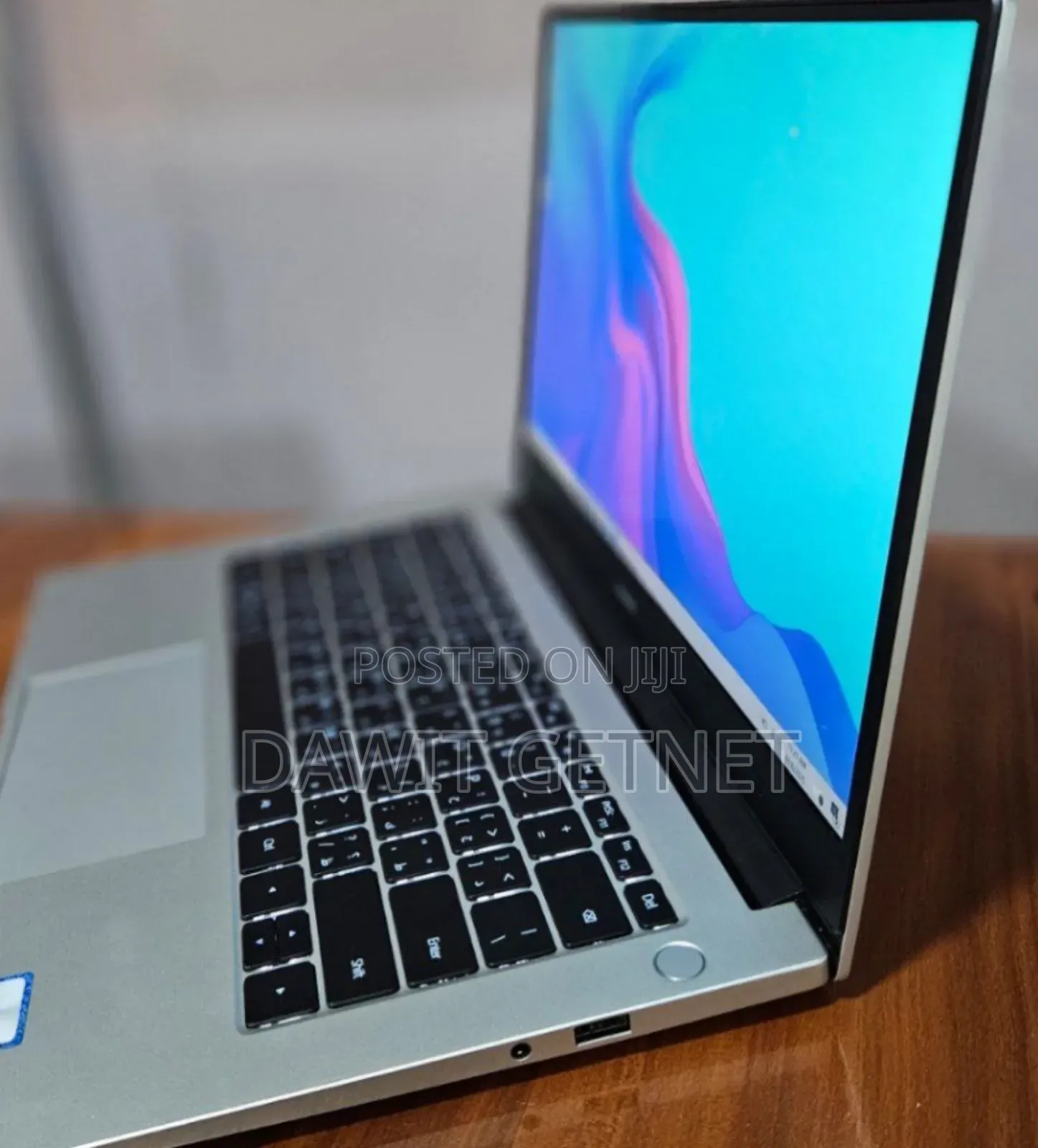 New Laptop Huawei MateBook 13 WRT-W19E 8GB Intel Core I5 SSD 512GB