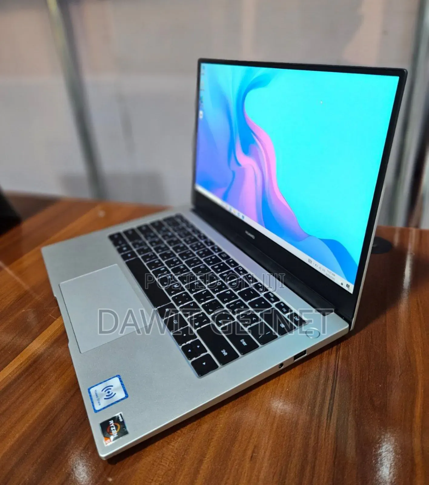 New Laptop Huawei MateBook 13 WRT-W19E 8GB Intel Core I5 SSD 512GB