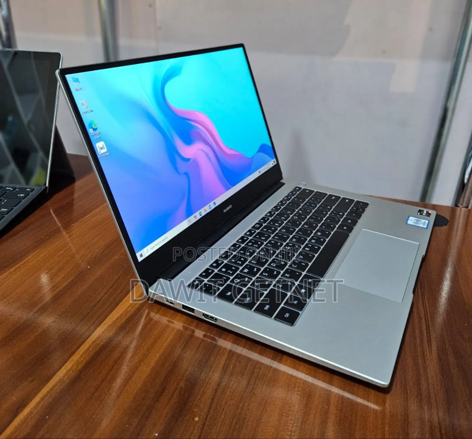 New Laptop Huawei MateBook 13 WRT-W19E 8GB Intel Core I5 SSD 512GB