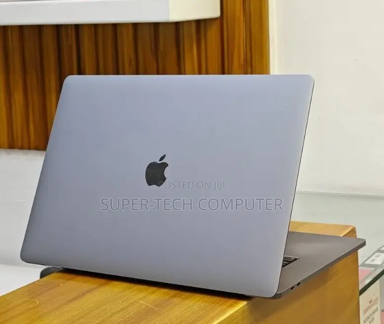 New Laptop Apple MacBook Pro 2019 32GB Intel Core I9 SSD 512GB