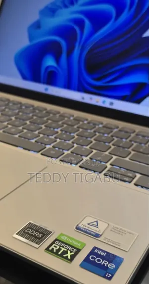 Photo - New Laptop Dell 16GB Intel Core i7 SSD 512GB