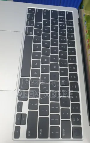 New Laptop Apple MacBook Air 2024 M3 13-Inch 16GB Apple M3 SSD 512GB