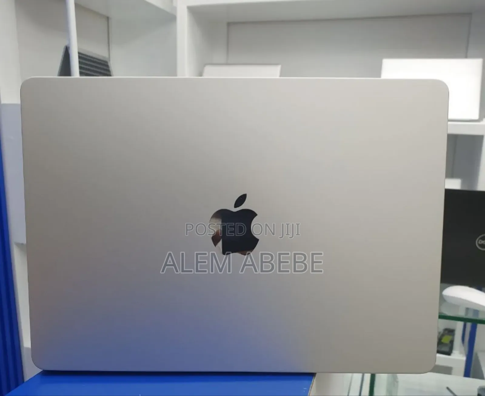 New Laptop Apple MacBook Air 2024 M3 13-Inch 16GB Apple M3 SSD 512GB