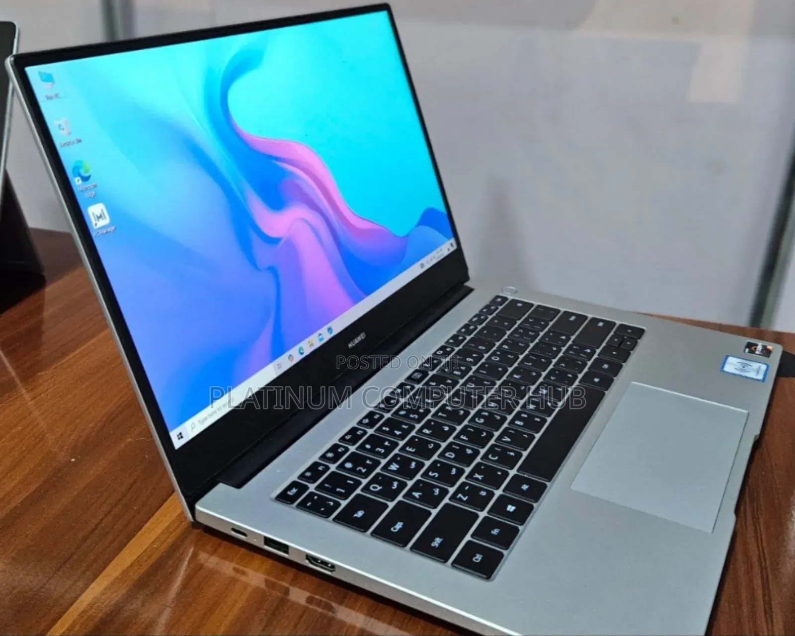 New Laptop Huawei MateBook 13 WRT-W29E 8GB Intel Core i5 SSD 512GB