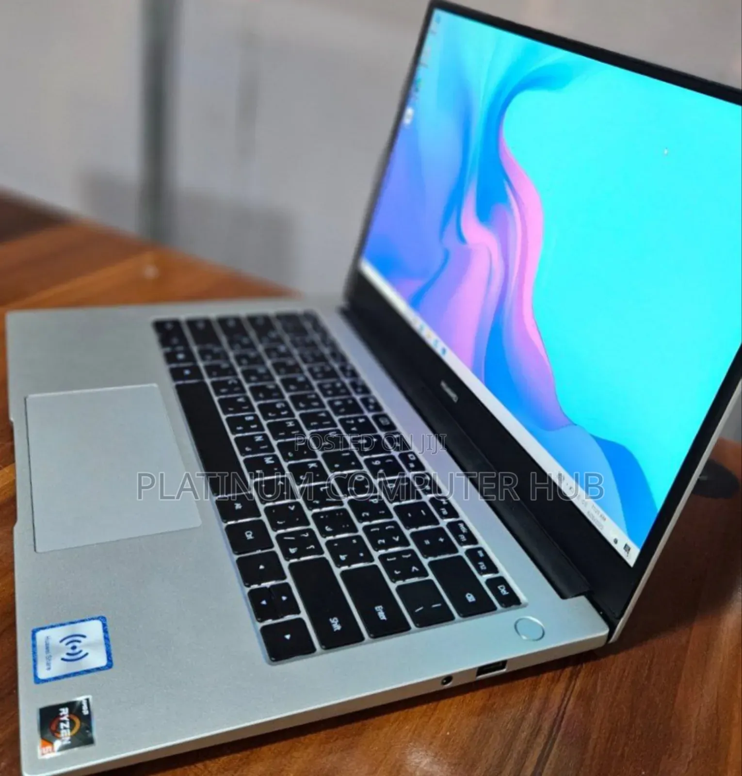 New Laptop Huawei MateBook 13 WRT-W29E 8GB Intel Core i5 SSD 512GB