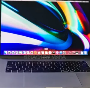 Photo - New Laptop Apple MacBook Pro 2019 32GB Intel Core I9 SSD 512GB