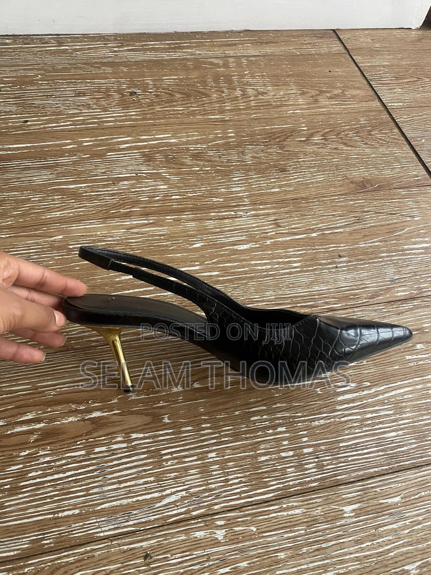Slightly Used Golden Heel Pointy Shoe