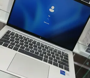 New Laptop HP EliteBook 830 G8 16GB Intel Core I7 SSD 1T
